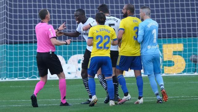 迪亚哈比：对方曾问 若卡拉道歉比赛能否继续