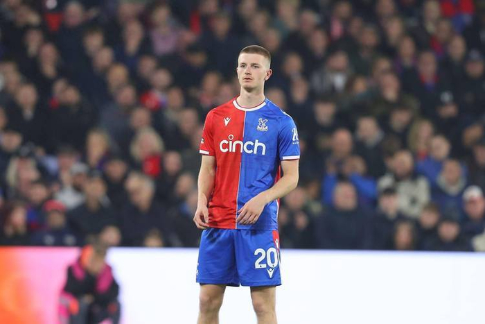 开云-7000万英镑！曼联抢水晶宫中场新星，利物浦切尔西加入争夺|沃顿|斯科特-沃顿|卡塞米罗|梅努|球员_新浪体育_新浪新闻